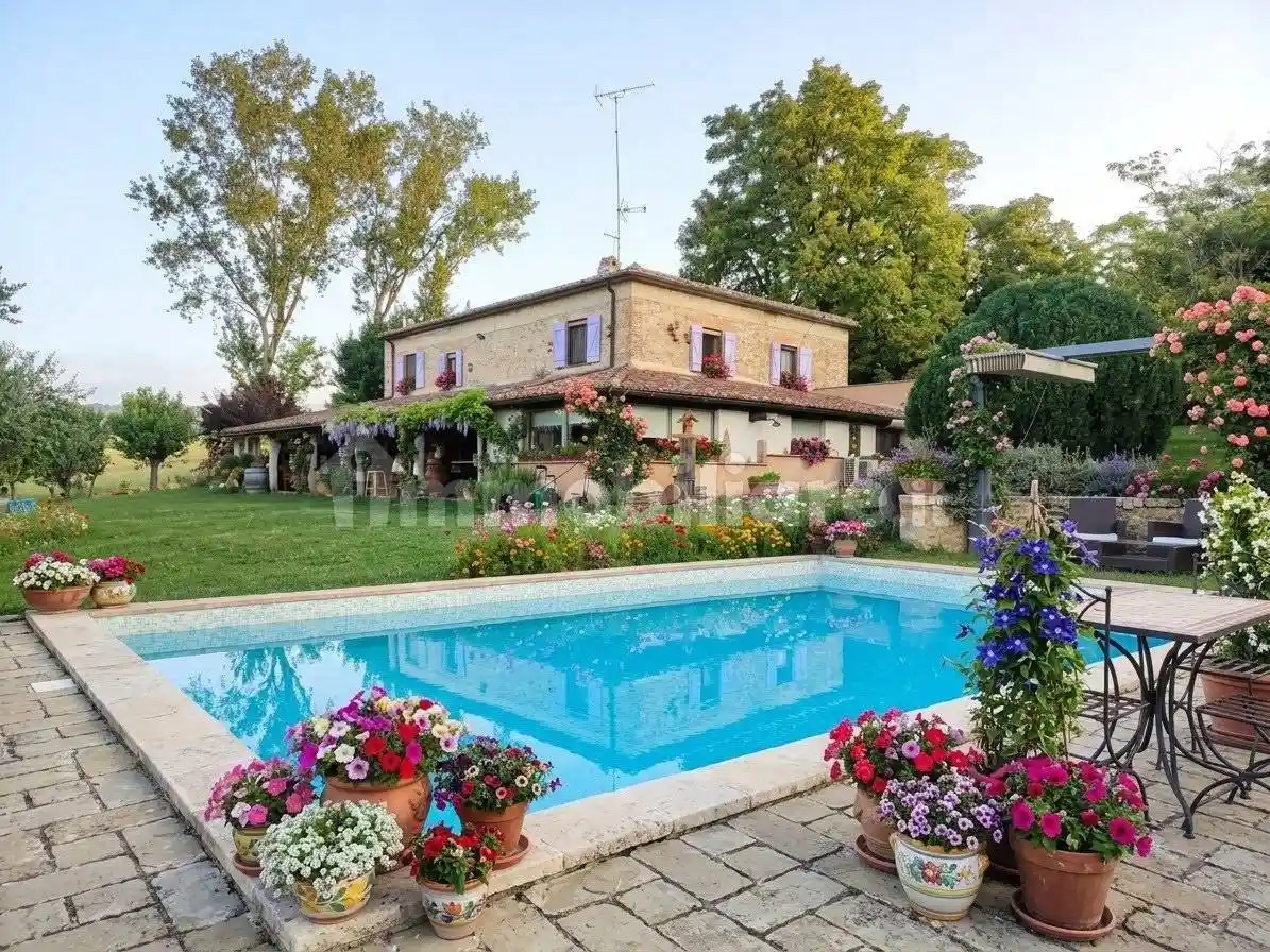 Rustico - Casale in vendita a Calvi dell'Umbria