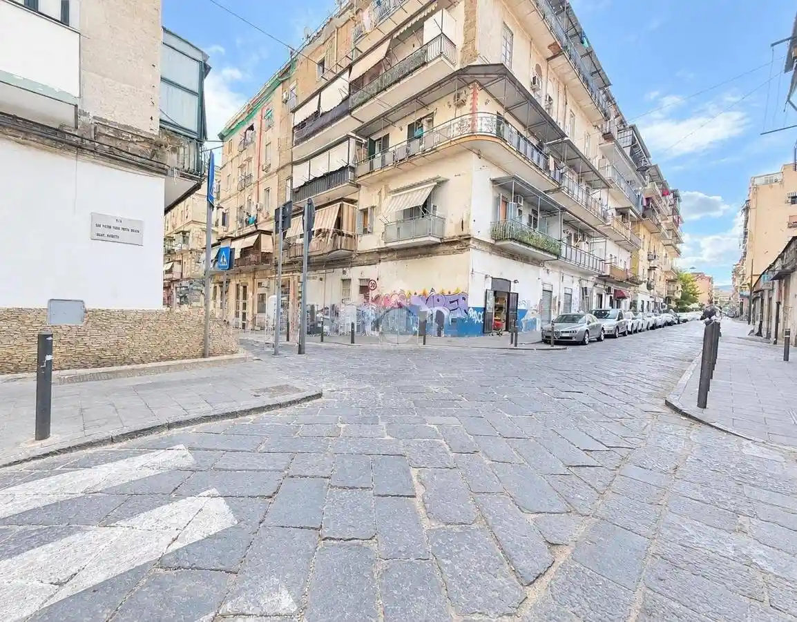 Appartamento in vendita a Napoli