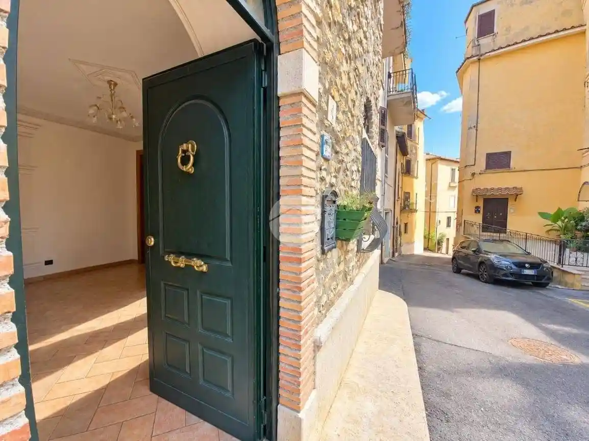 Palazzo - Edificio in vendita a San Polo dei Cavalieri