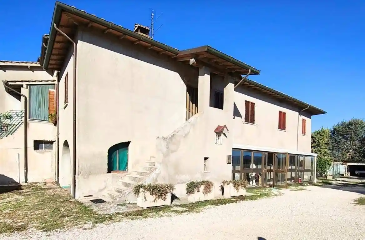 Casa indipendente in vendita a Perugia