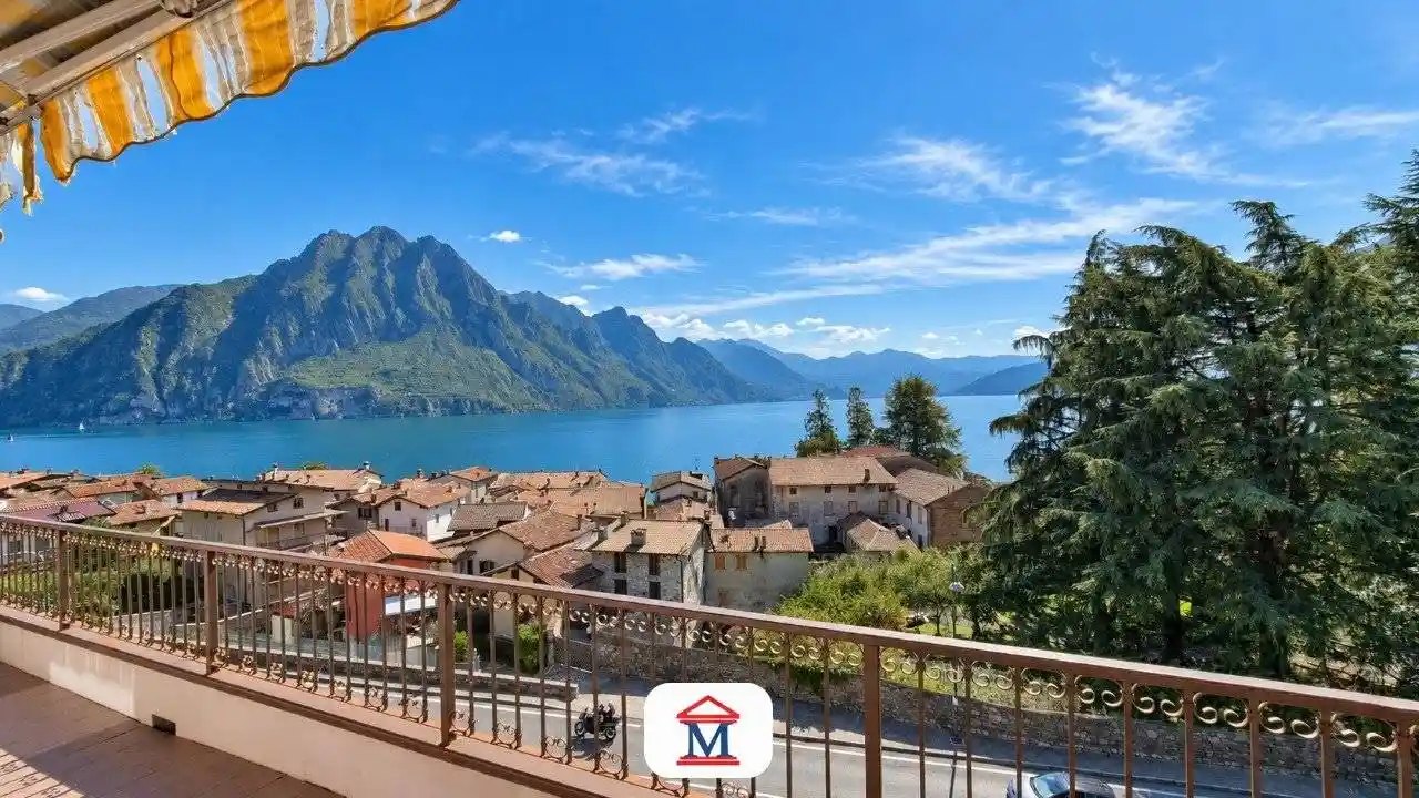 Appartamento in vendita a Riva di Solto