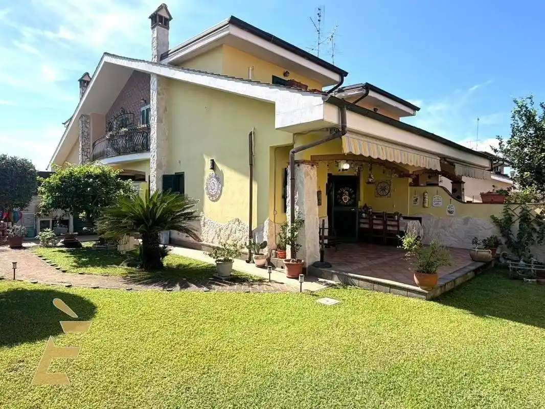 Villa in vendita a Ardea
