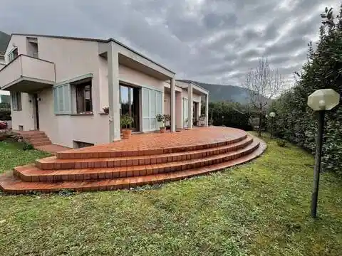Villa in vendita a San Giuliano Terme