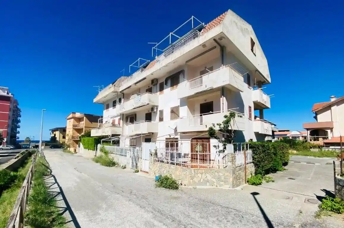 Appartamento in vendita a Paola