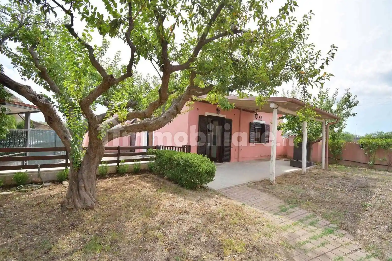 Villa in affitto a Aprilia