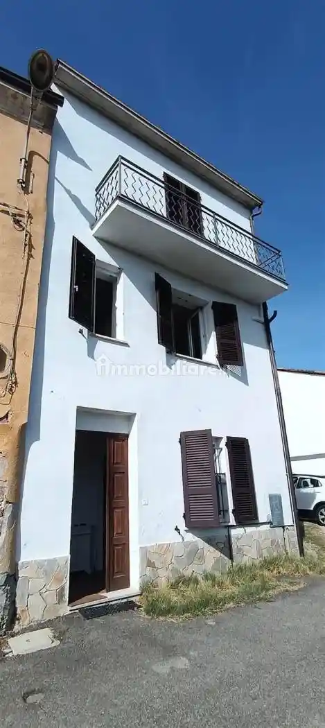 Casa indipendente in vendita a Ziano Piacentino