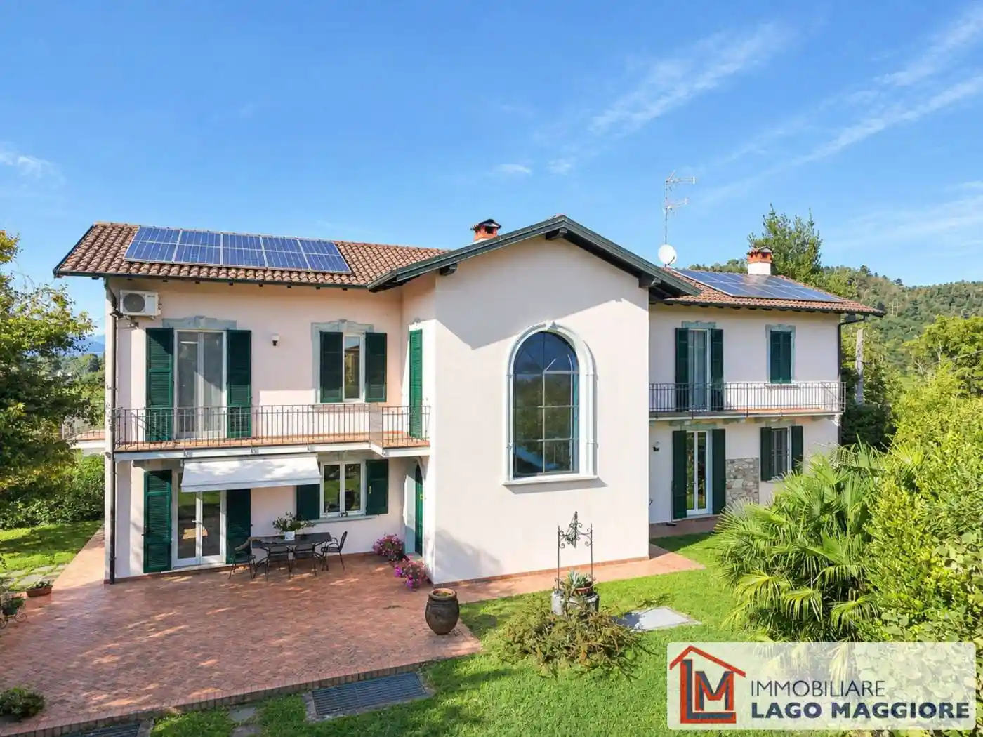 Villa in vendita a Sesto Calende