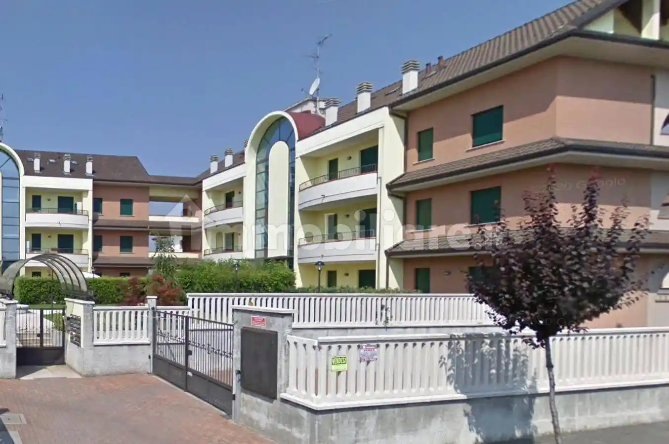 Appartamento in vendita a Gorla Minore