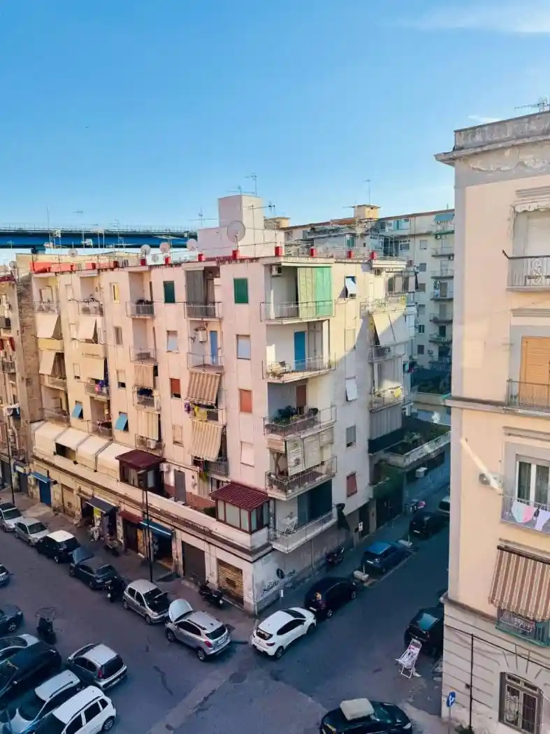 Appartamento in vendita a Napoli