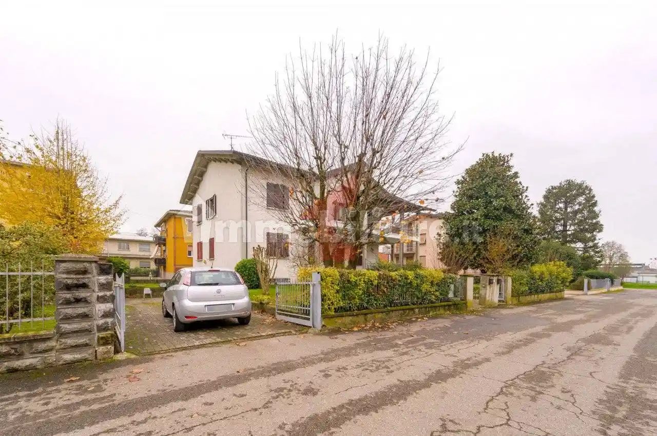 Villa in vendita a Soragna
