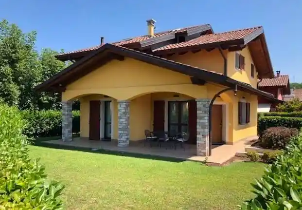 Villa in vendita a Oleggio Castello