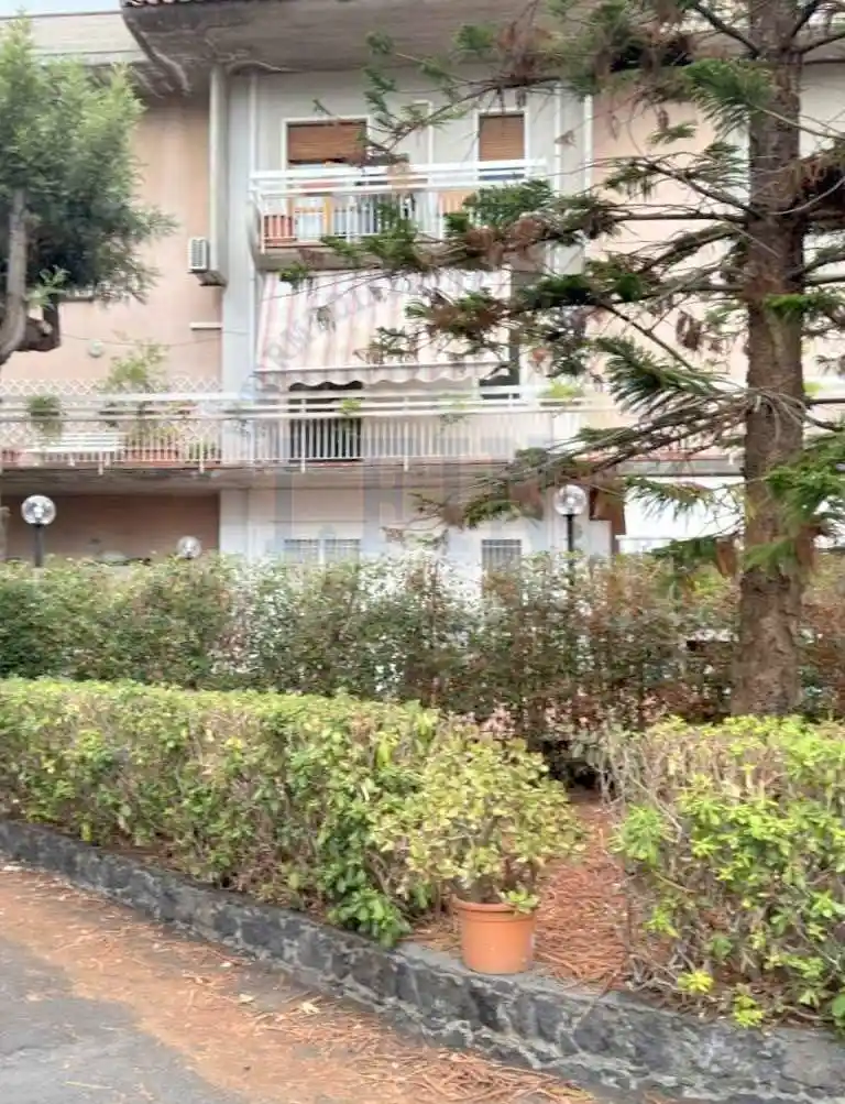 Appartamento in vendita a Aci Castello