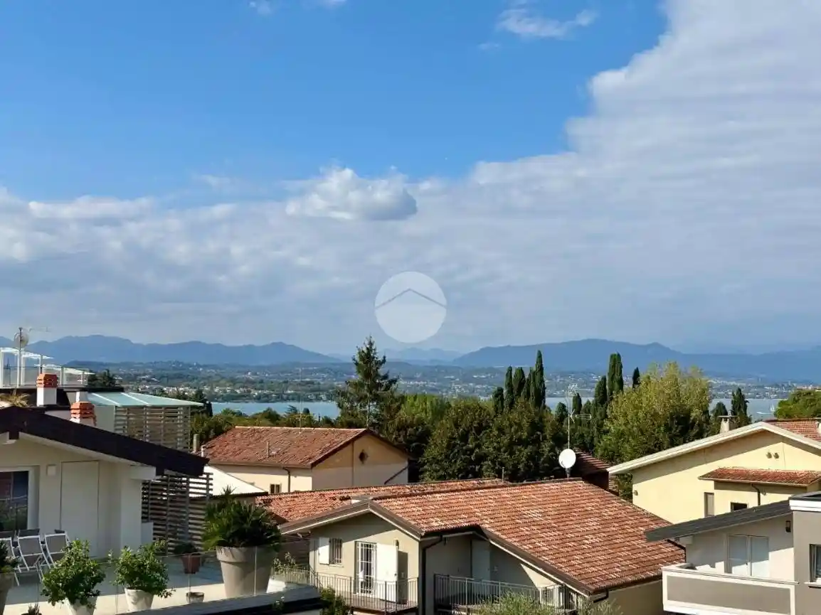 Appartamento in vendita a Desenzano del Garda