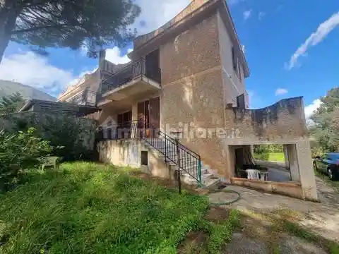 Villa in vendita a Altavilla Milicia