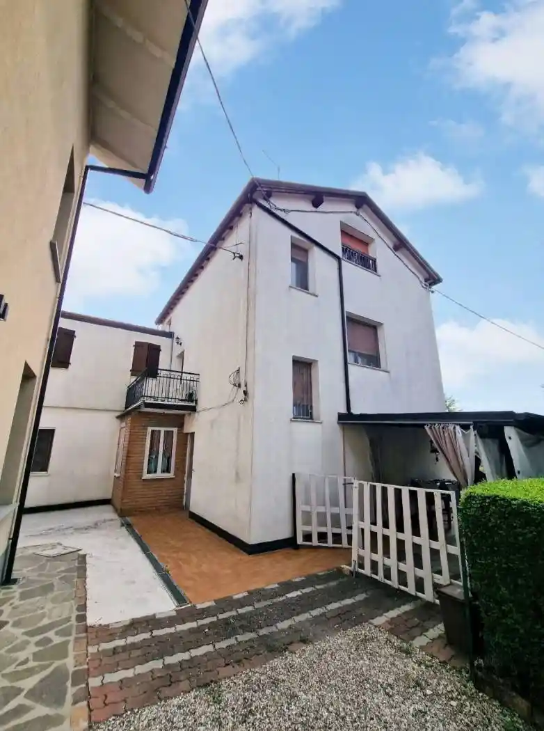 Villa in vendita a Cavezzo