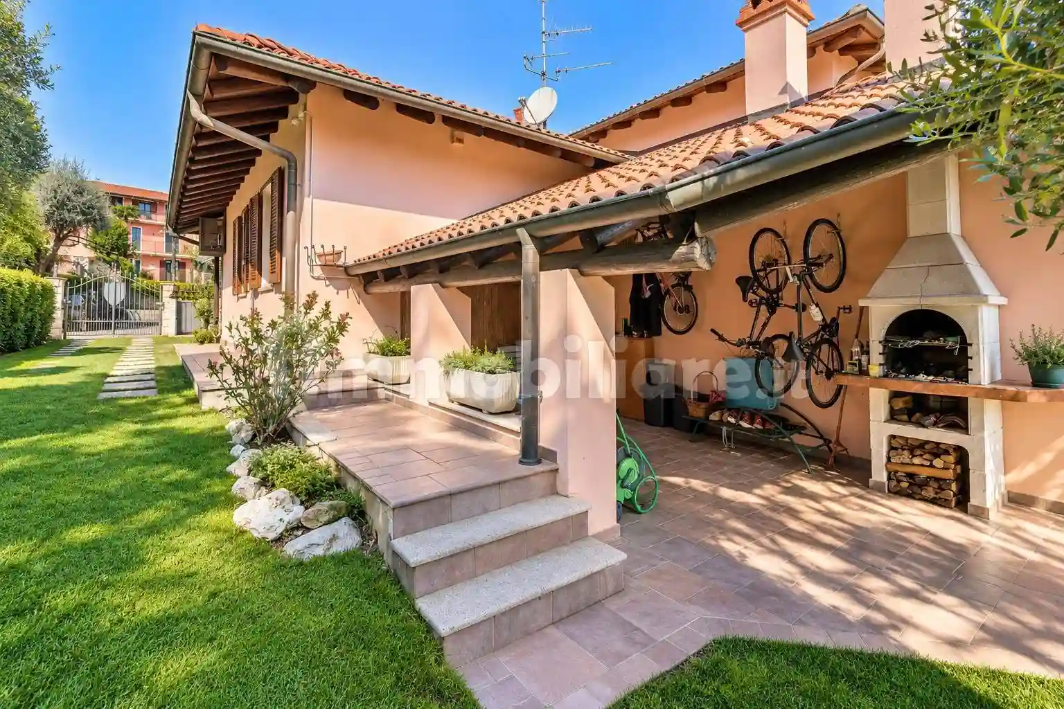 Villa - foto 2