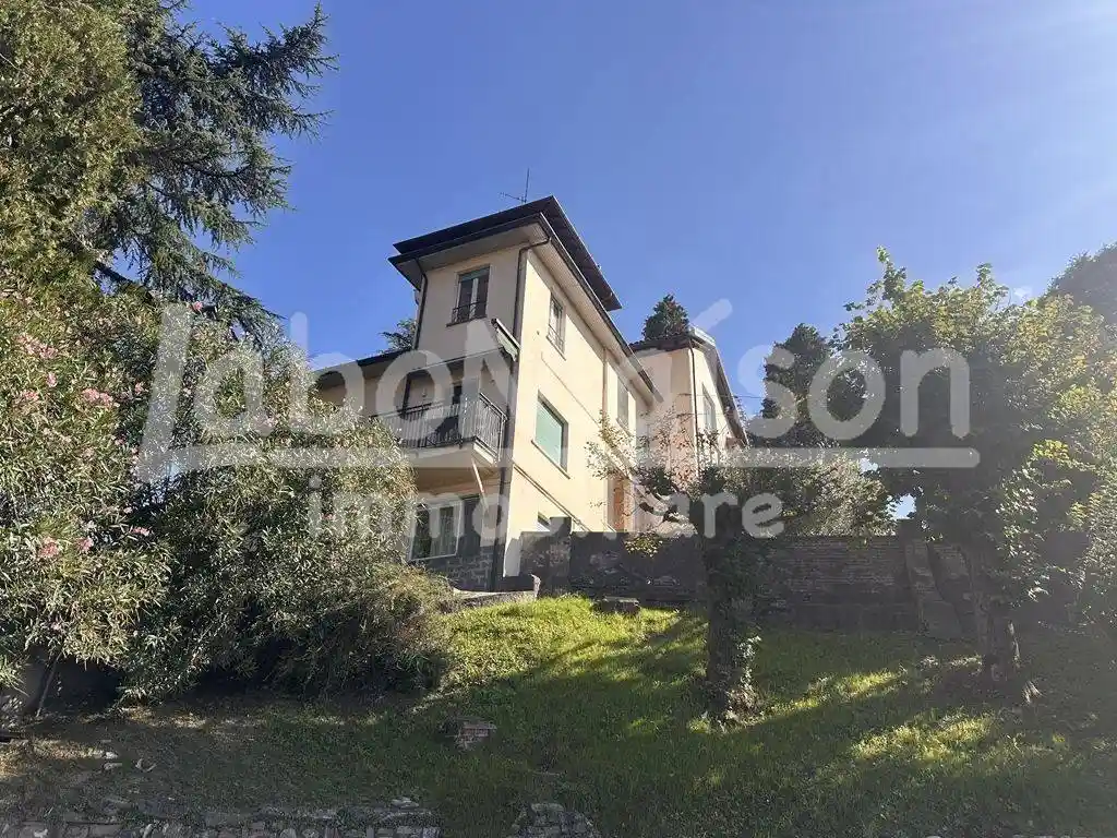 Appartamento in vendita a Biandronno