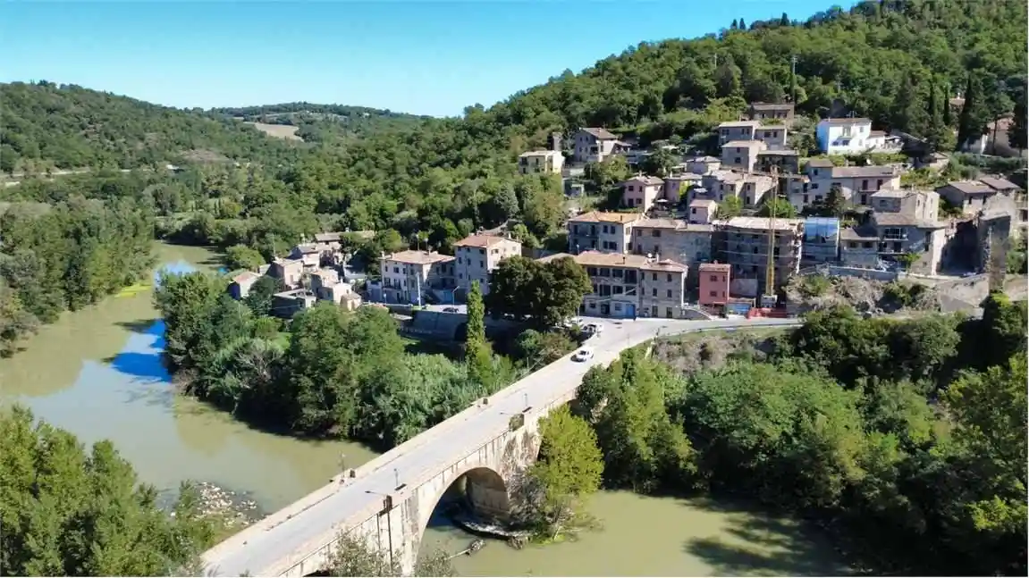 Palazzo - Edificio in vendita a Todi