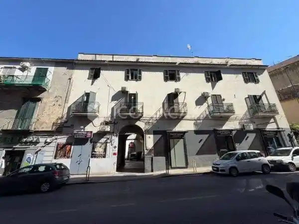 Appartamento in vendita a Napoli