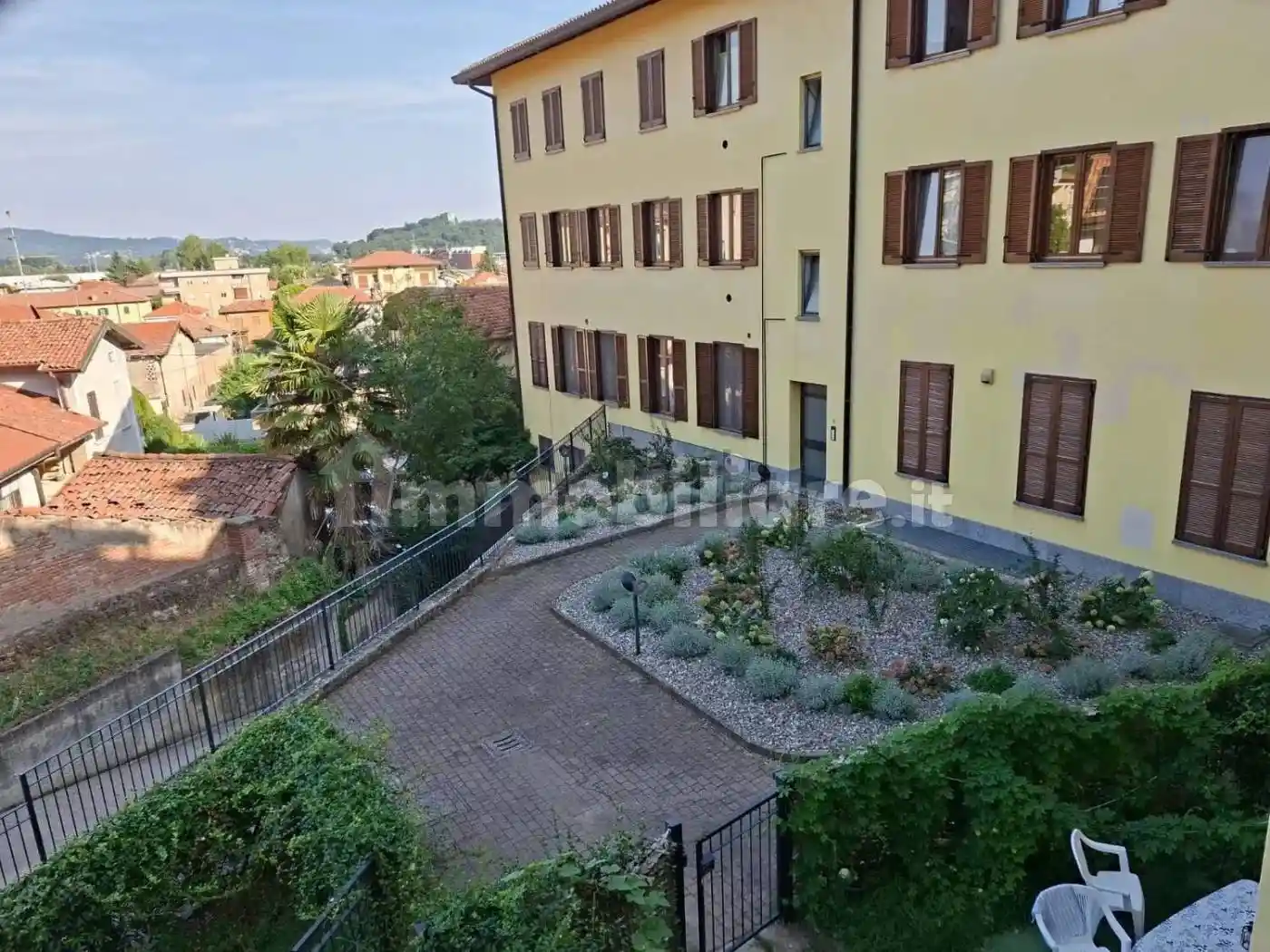 Appartamento in vendita a Montano Lucino