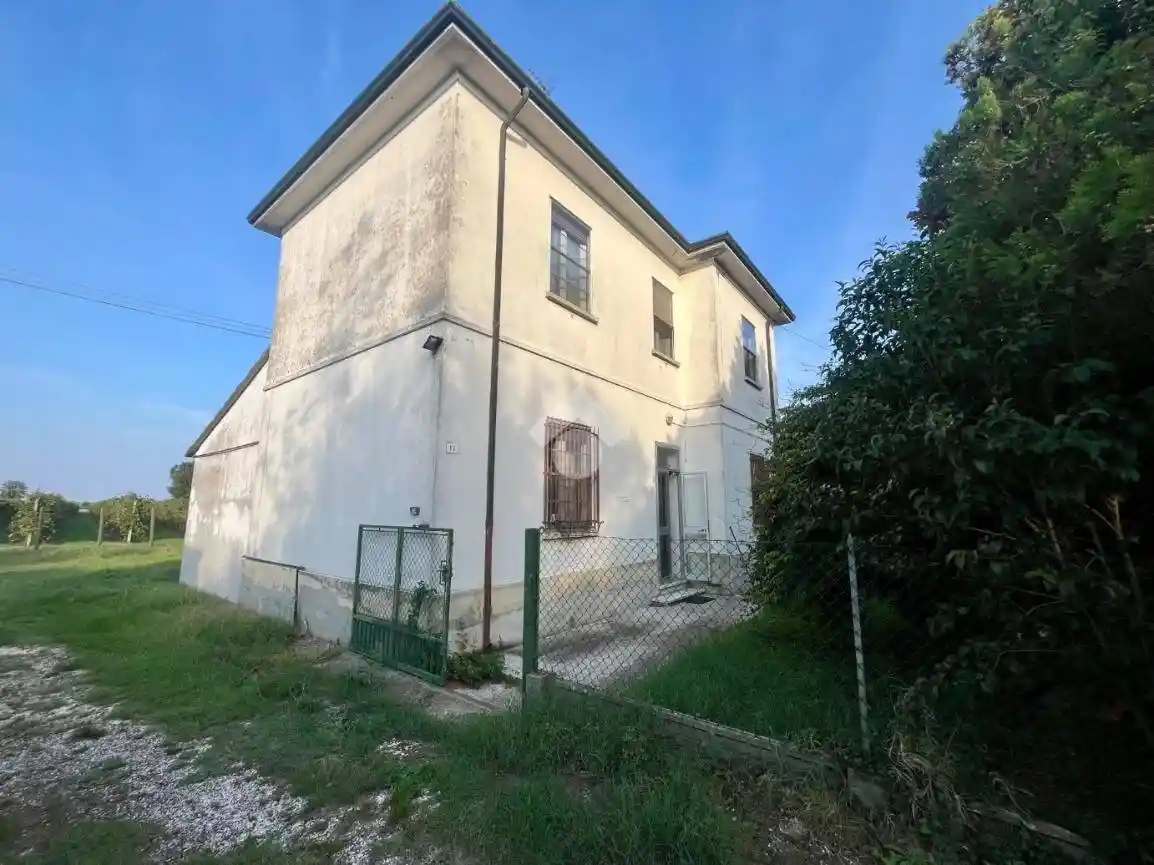 Casa indipendente in vendita a Ravenna