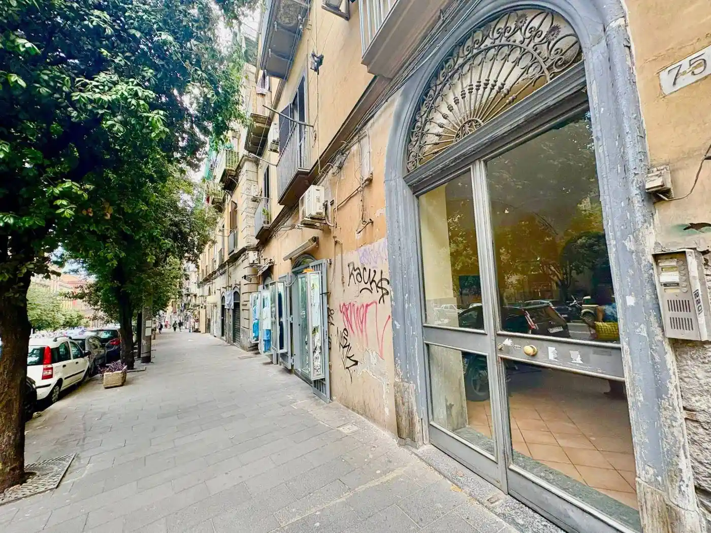 Appartamento in vendita a Napoli