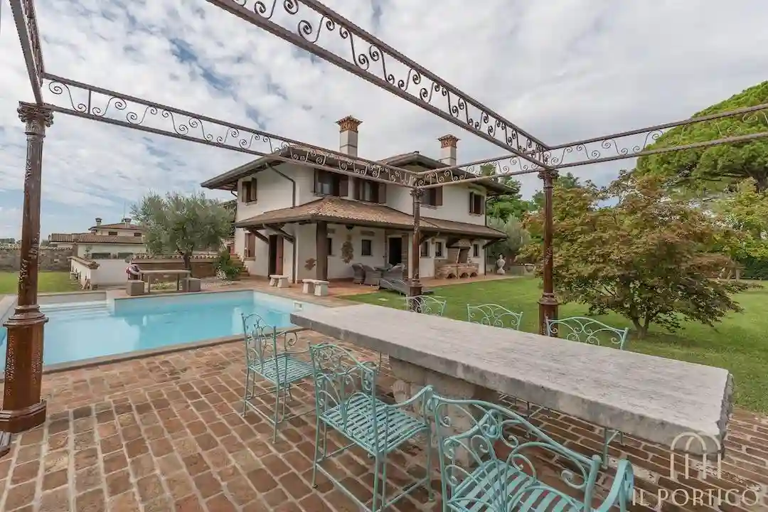 Villa - foto 2