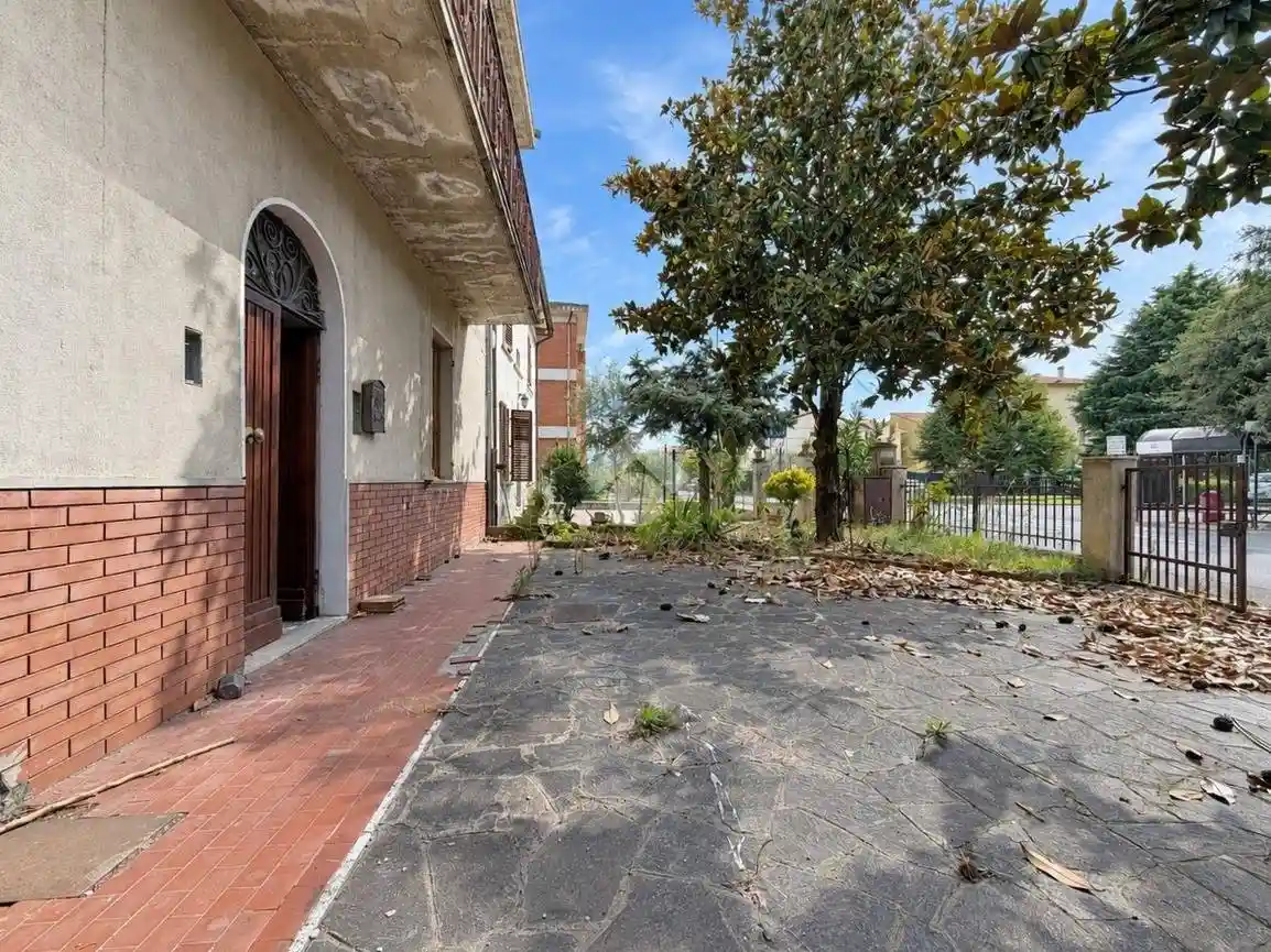 Casa indipendente in vendita a Arezzo