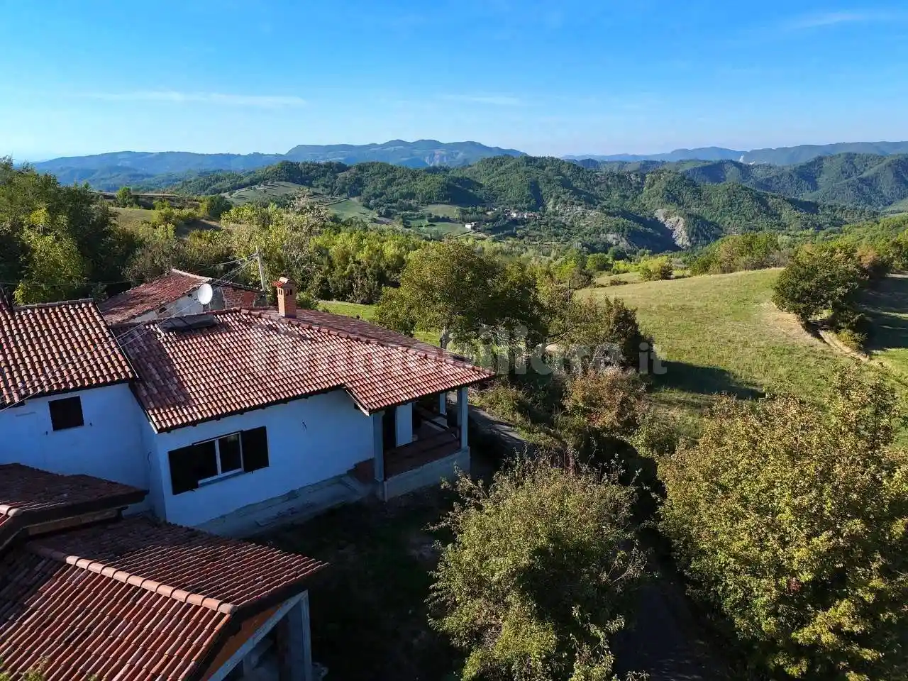 Villa in vendita a Fabbrica Curone