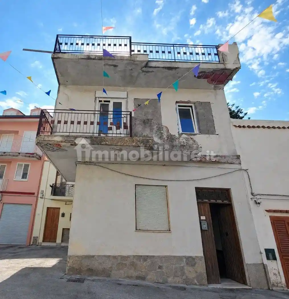 Casa indipendente in vendita a Barcellona Pozzo di Gotto