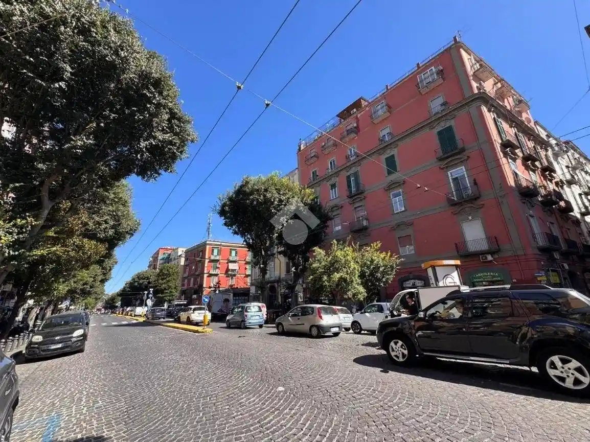 Appartamento in vendita a Napoli