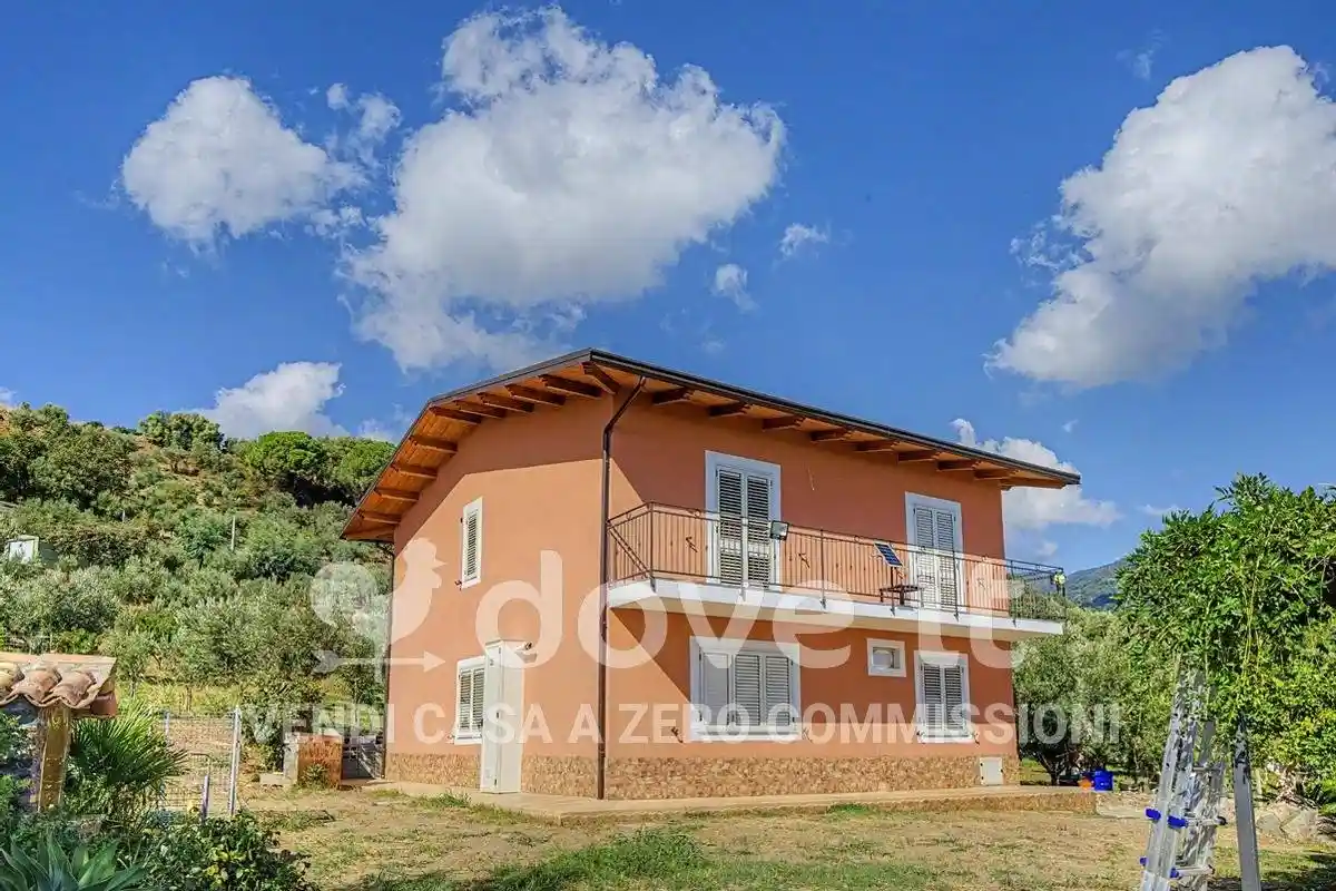 Villa in vendita a Falerna