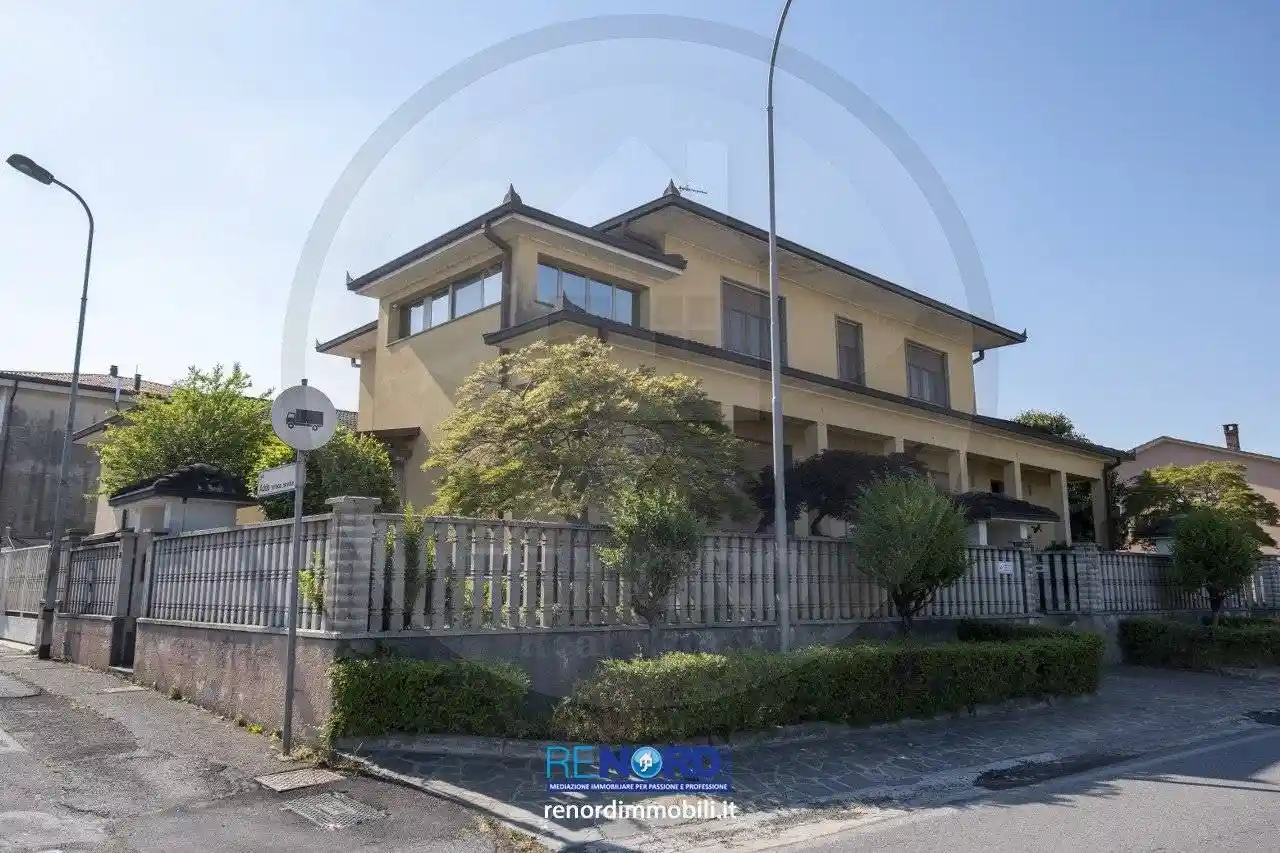 Villa in vendita a Vistarino