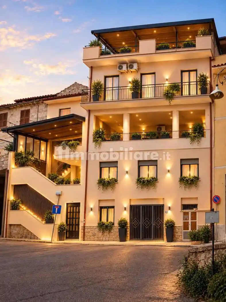 Palazzo - Edificio in vendita a Monte San Biagio