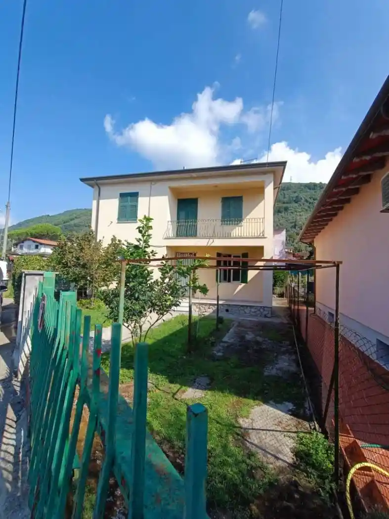 Villa in vendita a Massa