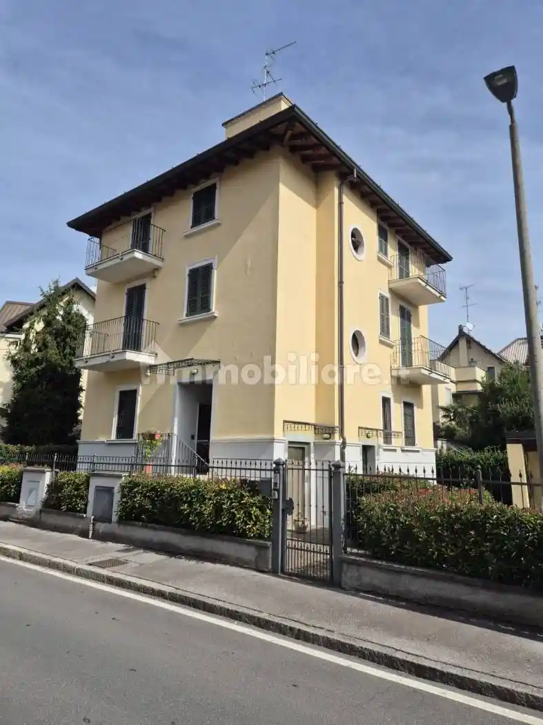 Villa in vendita a Bollate