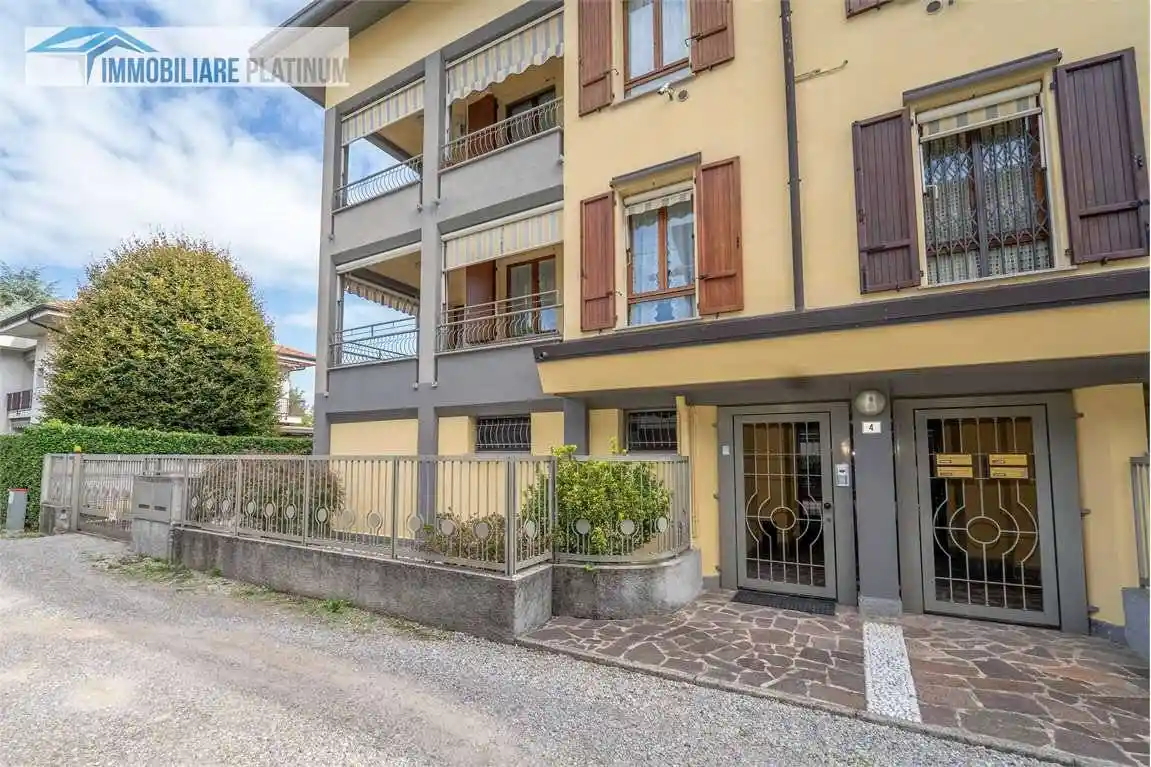 Appartamento in vendita a Biassono