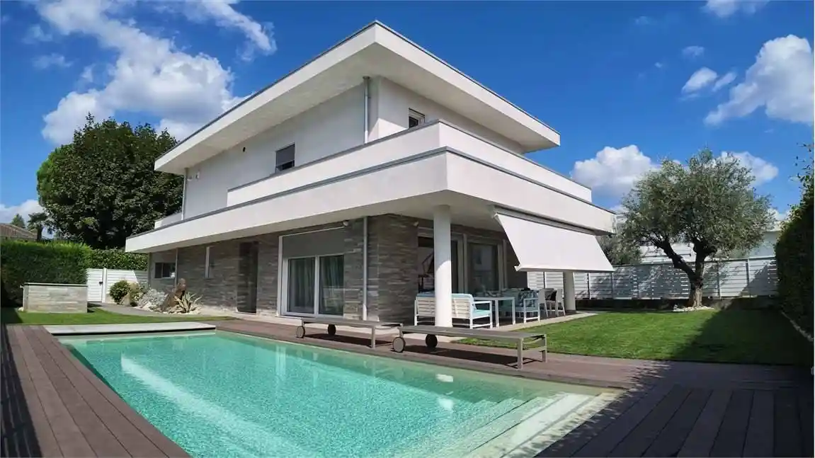 Villa in vendita a Appiano Gentile