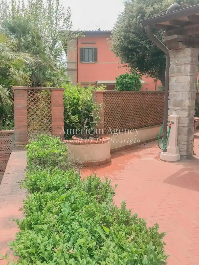 Casa indipendente in affitto a Firenze
