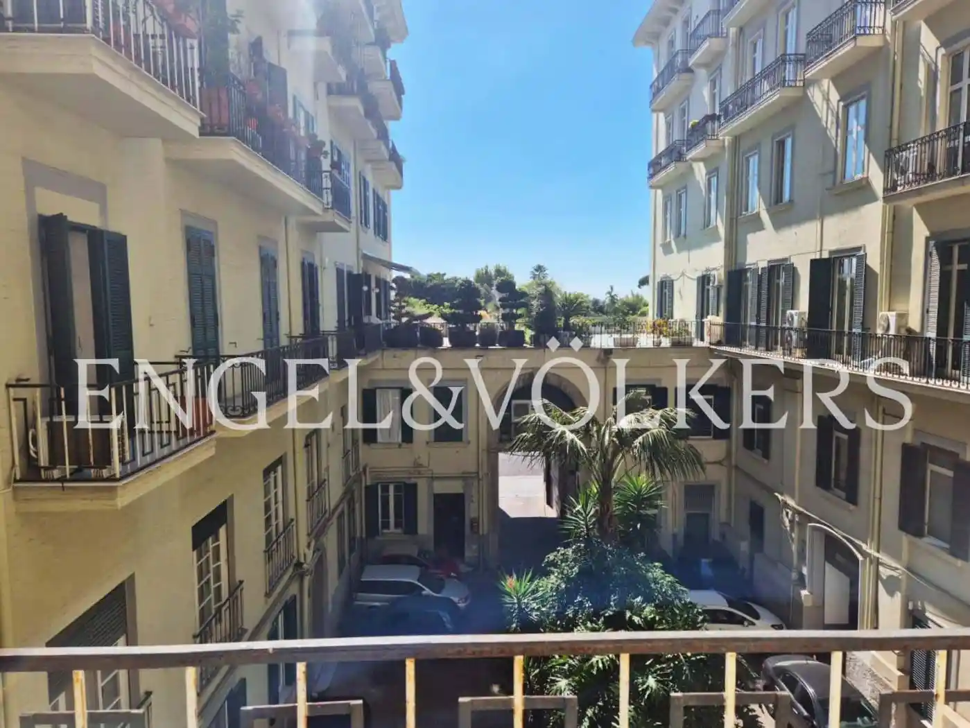 Appartamento in vendita a Napoli