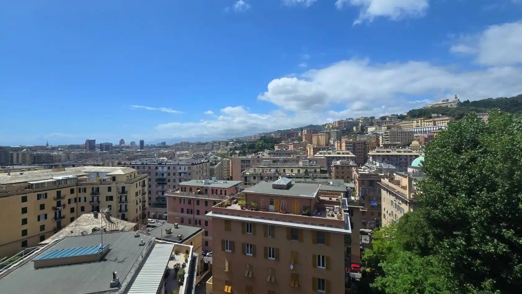 Appartamento in vendita a Genova
