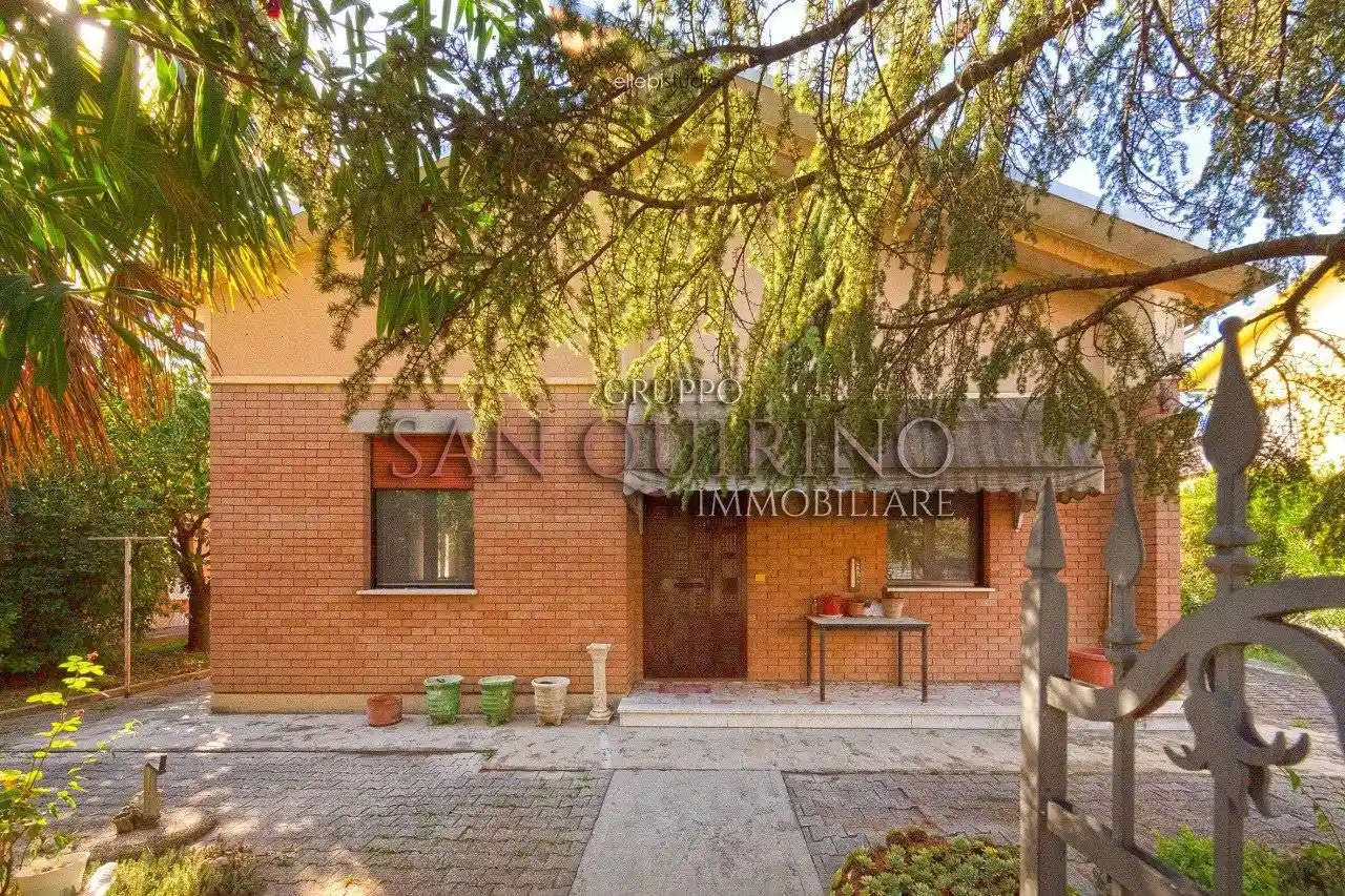 Villa in vendita a Correggio