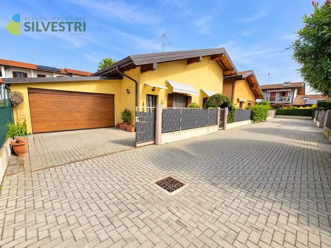 Villa in vendita a Bellinzago Novarese