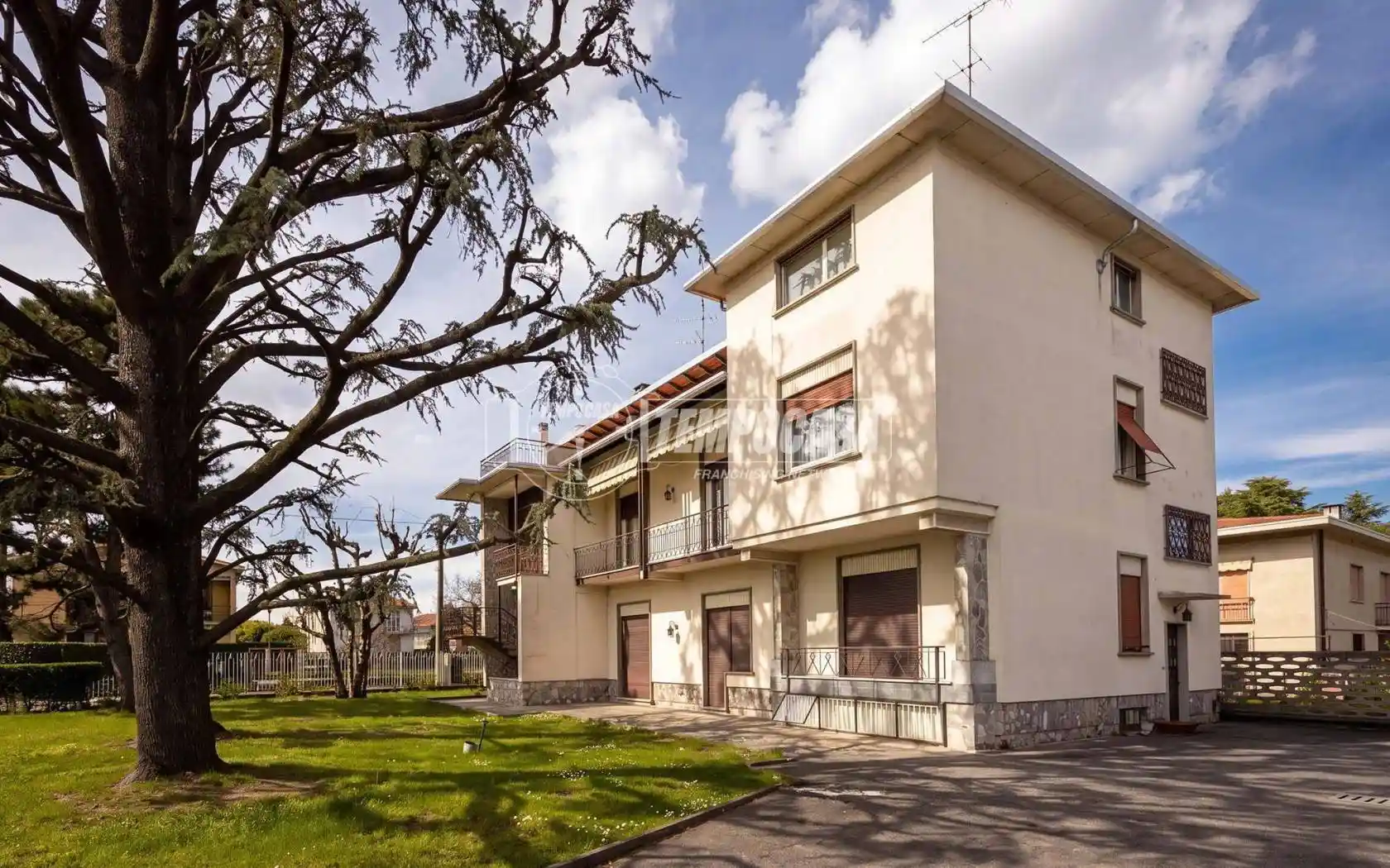 Villa in vendita a Lonate Pozzolo
