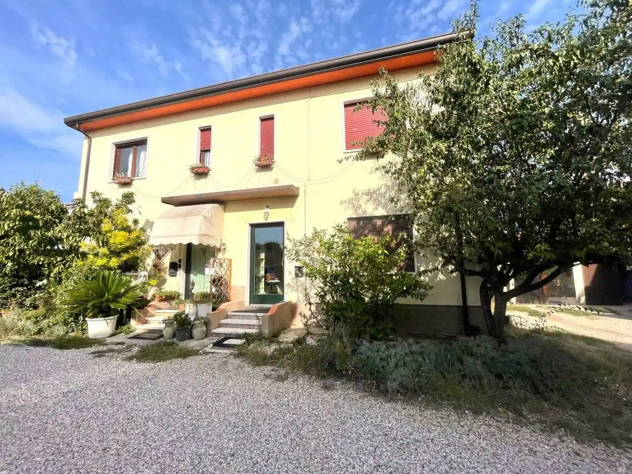 Villa in vendita a Valeggio sul Mincio
