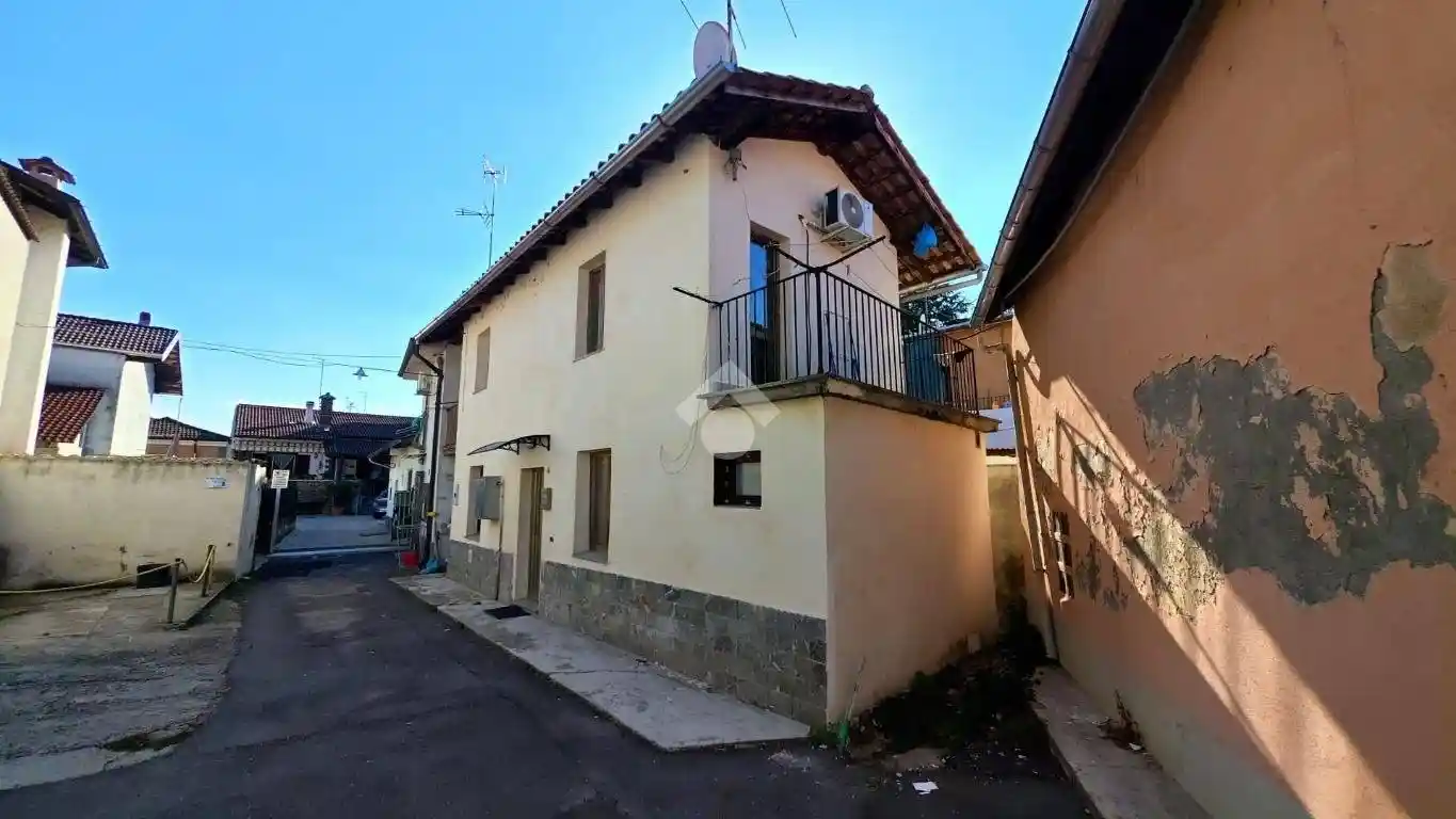 Casa indipendente in vendita a Novara