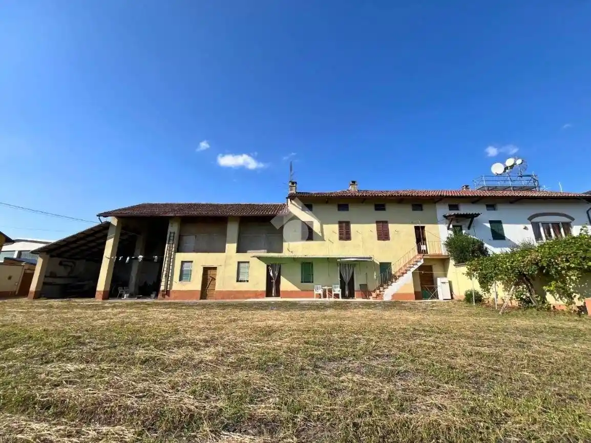 Casa indipendente in vendita a Pezzana