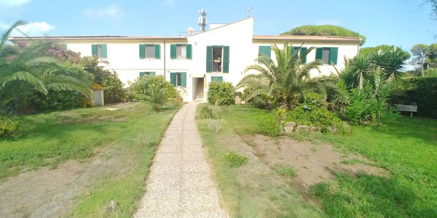 Palazzo - Edificio in vendita a Orbetello