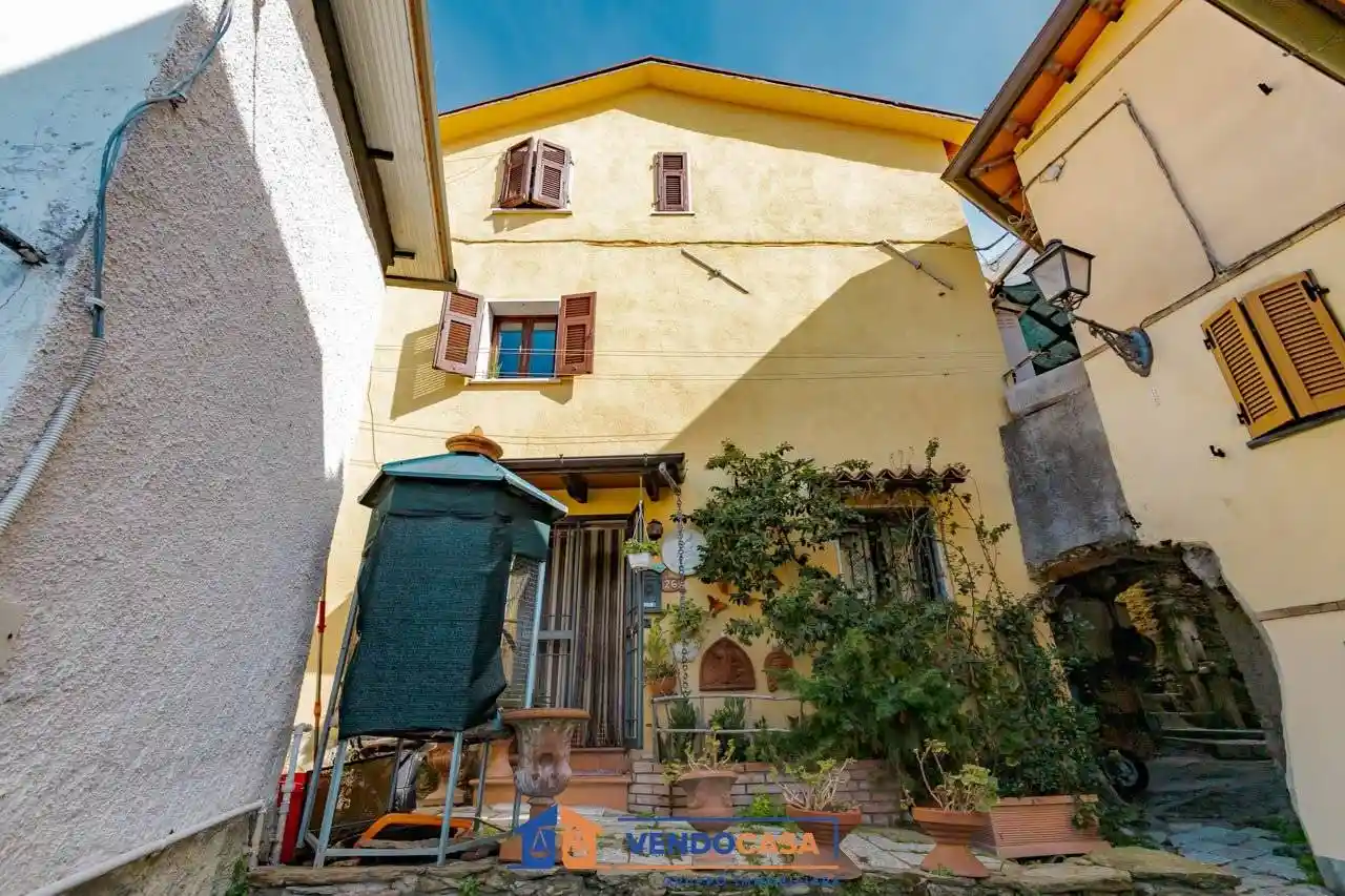 Casa indipendente in vendita a Massa