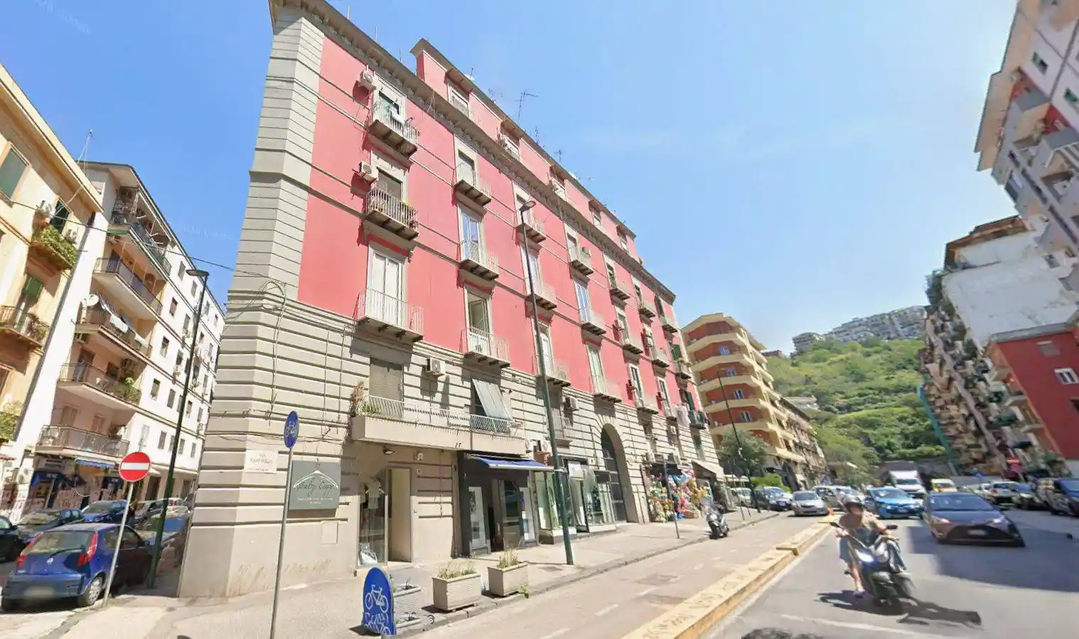Appartamento in vendita a Napoli